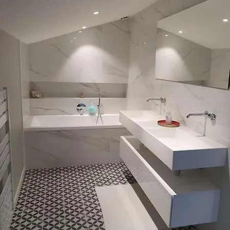Paradise, 5 Suites Bordéus