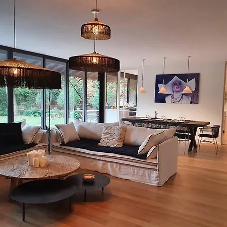 Villa Paradise, 5 Suites *