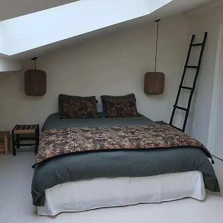 Paradise, 5 Suites Villa Bordéus